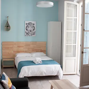 feel-apartments-picasso-center.hotelsinnerja.org/
