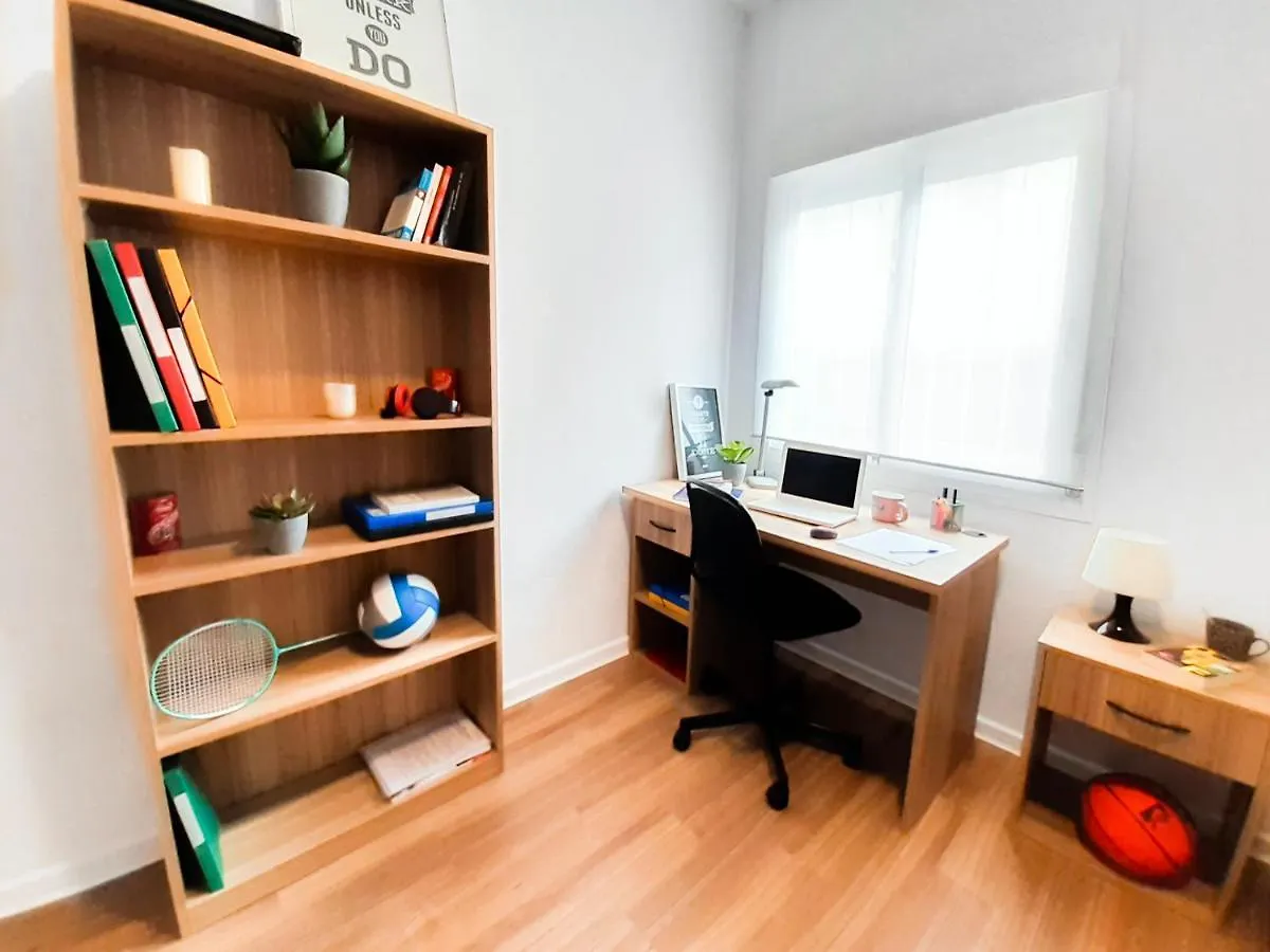 Micampus Malaga Student Residence アパート